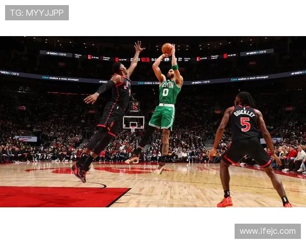 篮球凯尔特人官方盛赞雨果未满二十岁单场砍两双成队史第二人